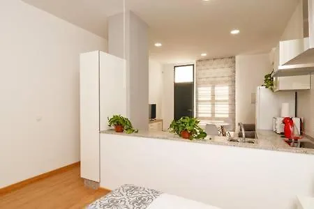 Canadian 2 Apartment *