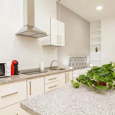 Canadian 2 Apartment *